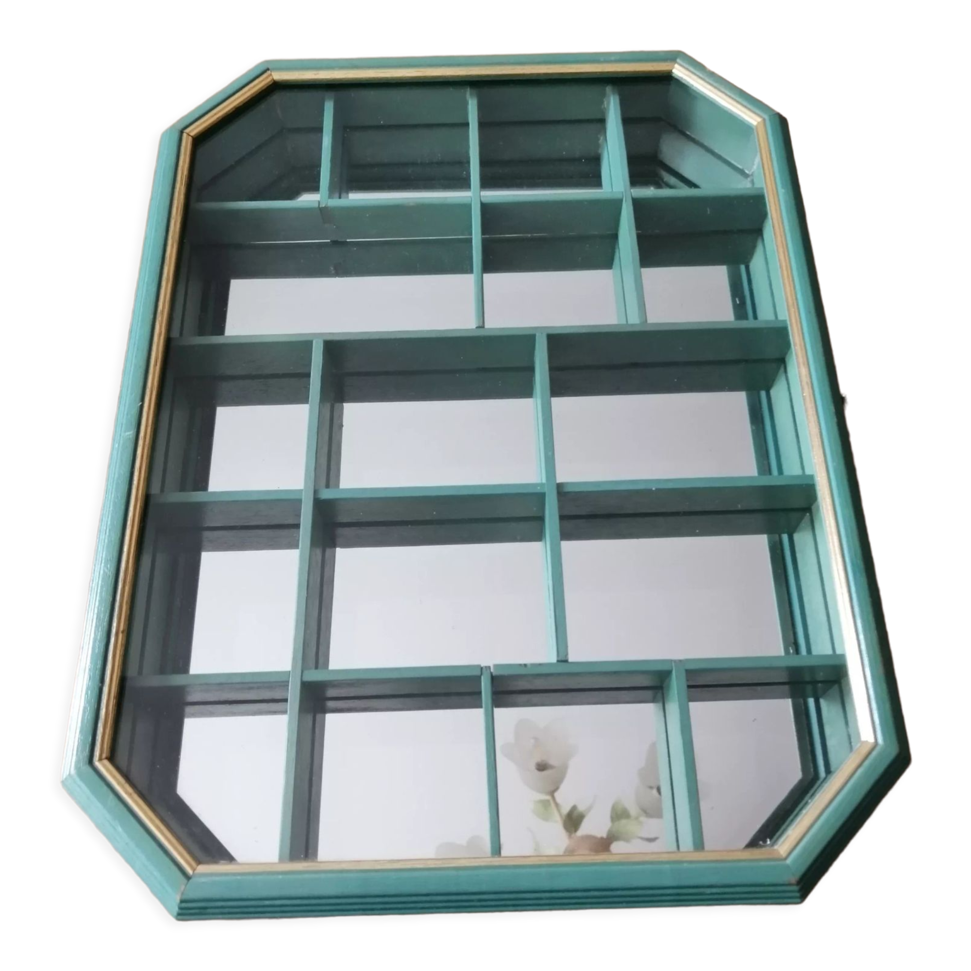 Miniature octagonal showcase
