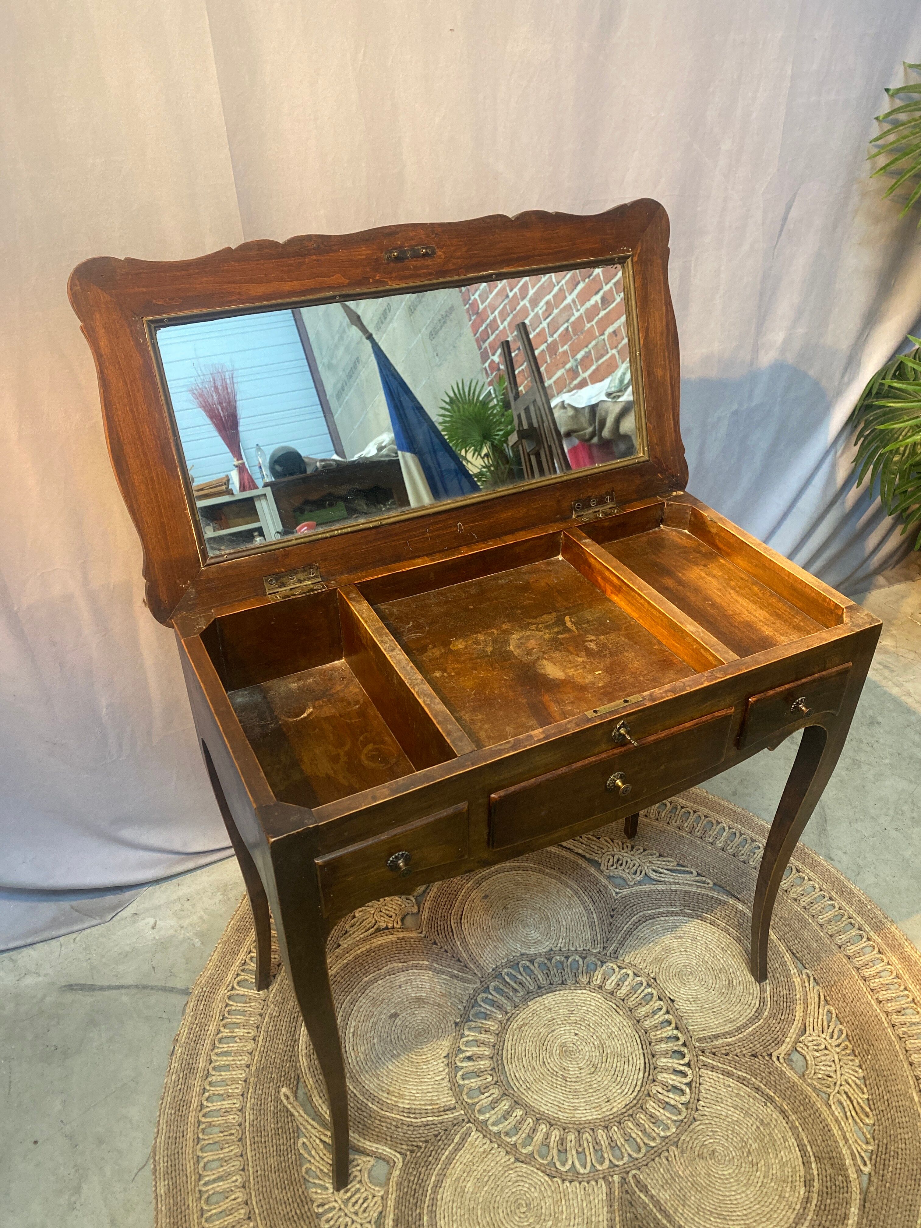 Dressing table in the Louis XV style in wood