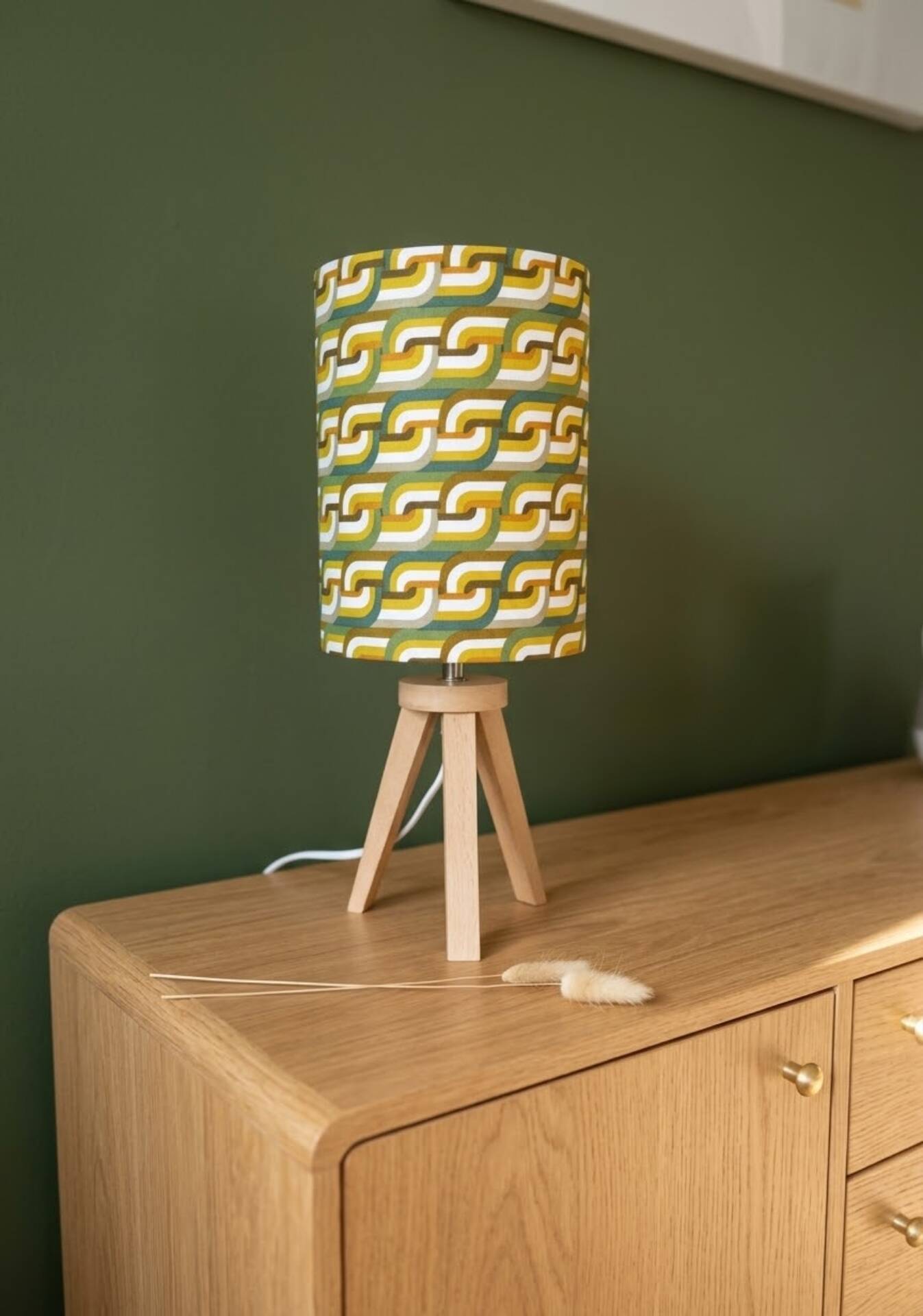 Tripod lamp wood pop Scandinavian | psychedelic print seventies