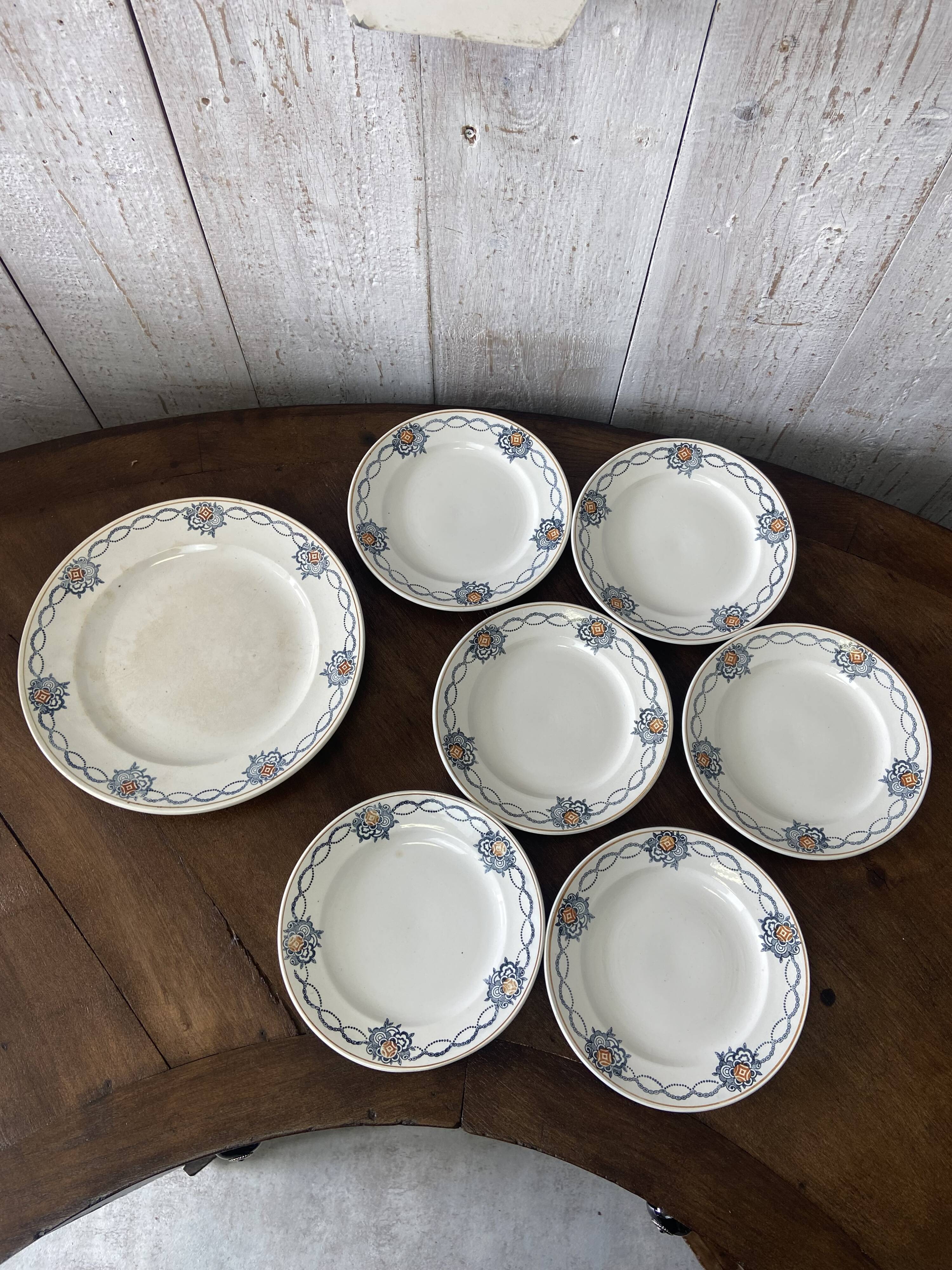 Set of 6 plates and 1 dish St Amand.