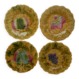 Set of 4 Sarreguemines majolica plates. Fruit decoration.