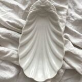 Small shell dish in old porcelain