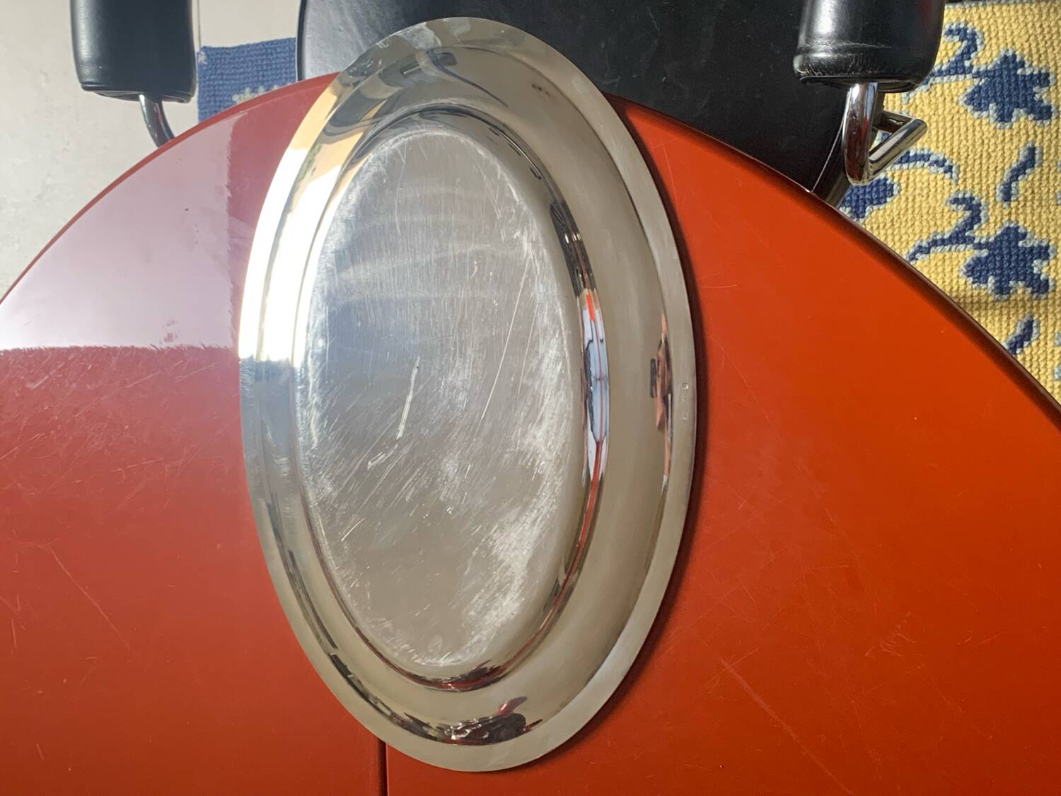 Oval silver-plated metal dish
