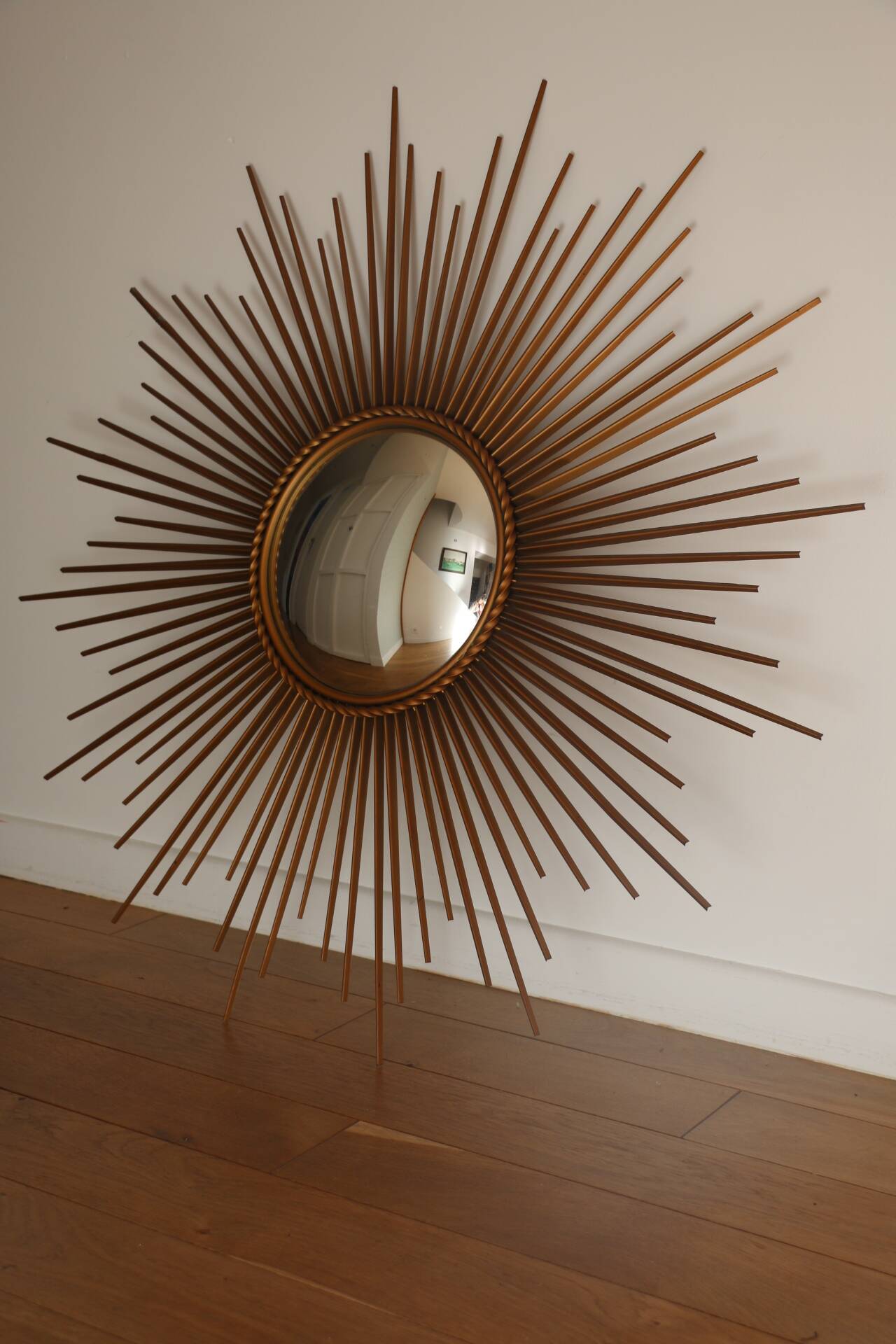 Witch mirror chaty-vallauris 856mm