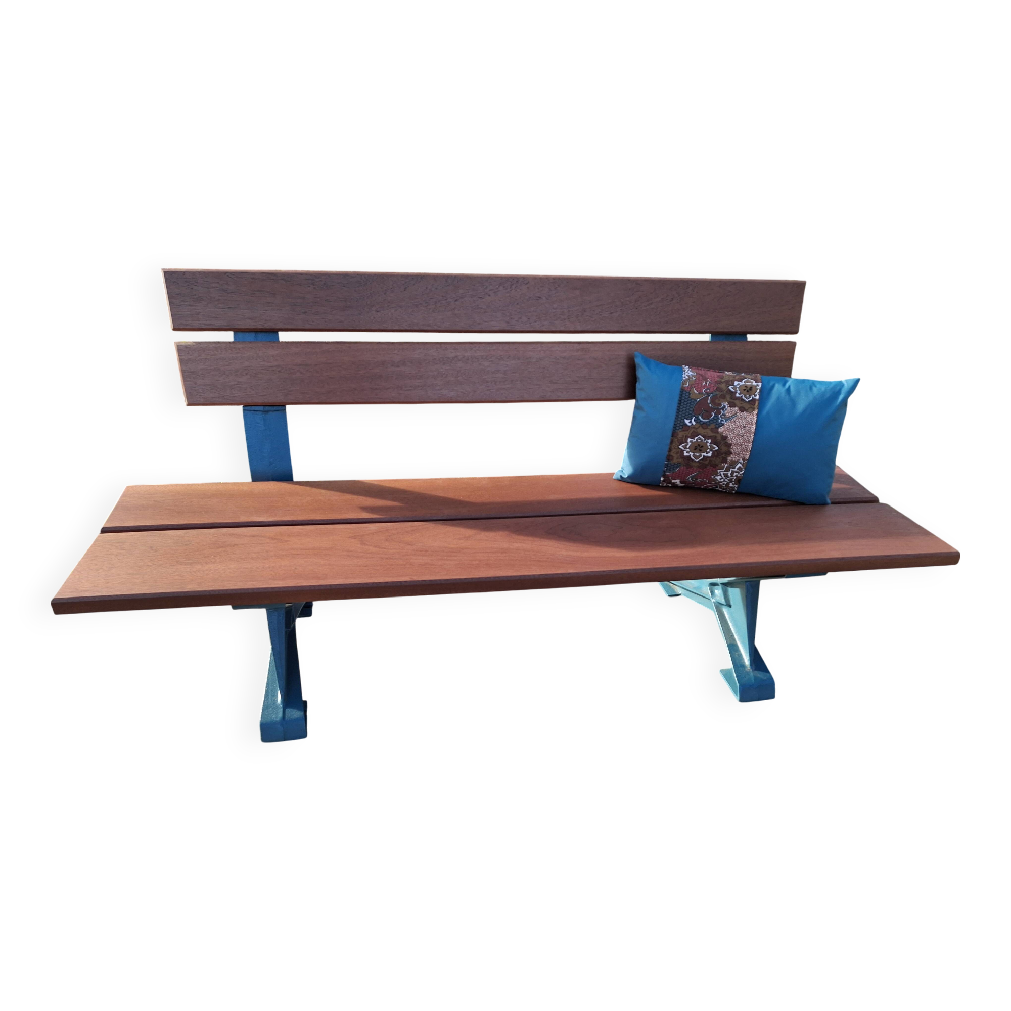 Garden bench, cast iron legs and exotic wood