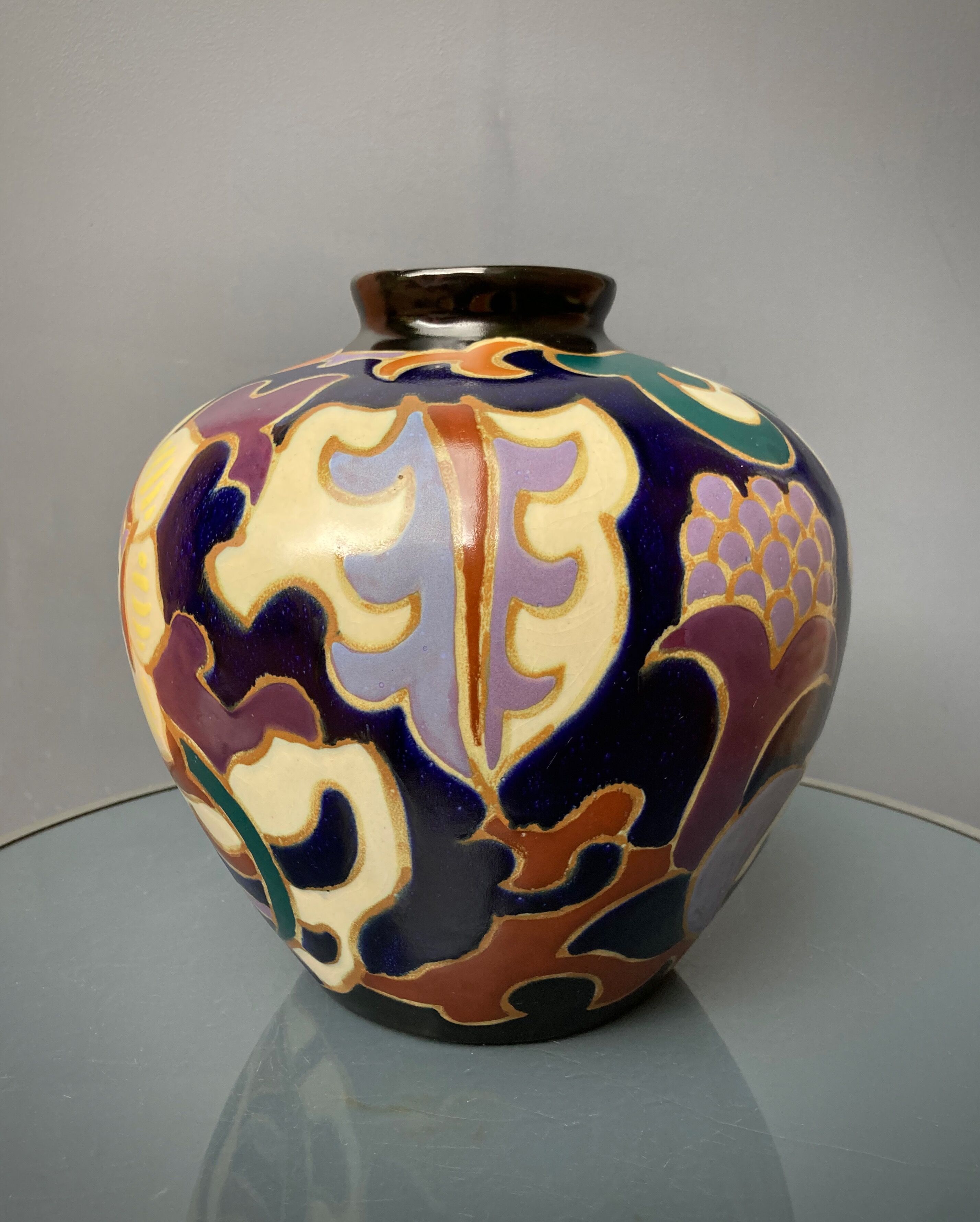 Aca vase by Lena Tonoda