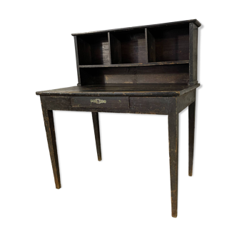Tiered desk