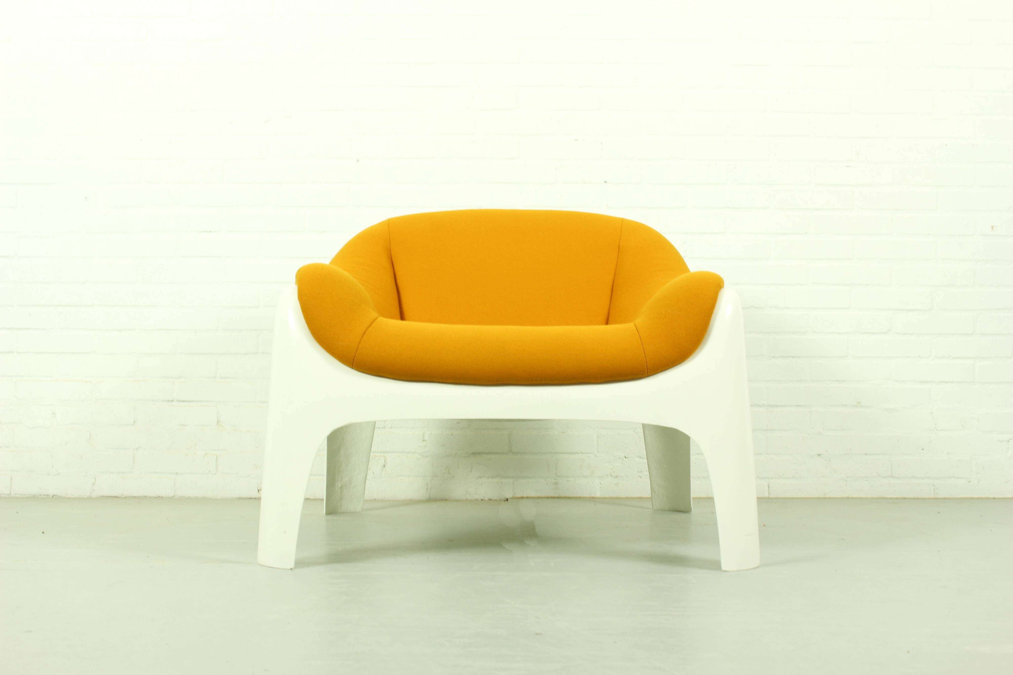 Rare Space Age Fiberglass Lounge Chair by Sergio Mazza for Artemide