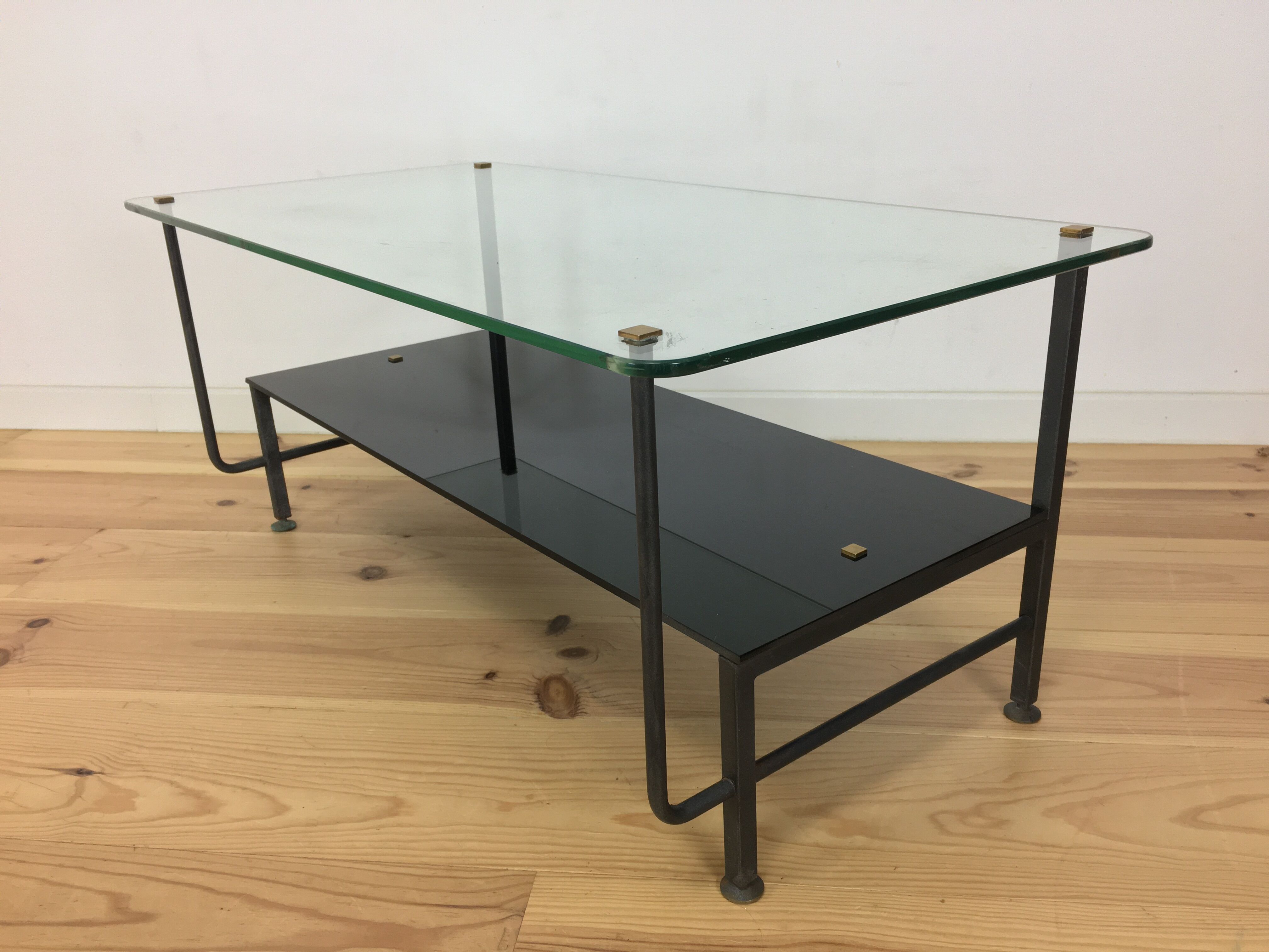 Table basse asymétrique années 50, verre et métal