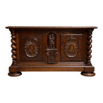 Carved wooden chest with twisted columns – Renaissance style