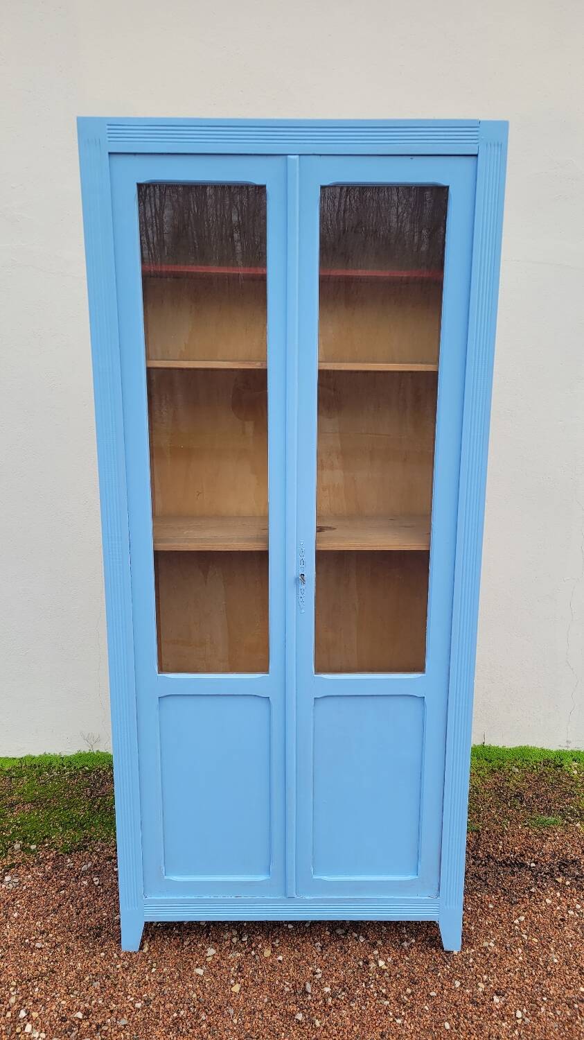 Armoire vitrine parisienne en bois peinte, 1950