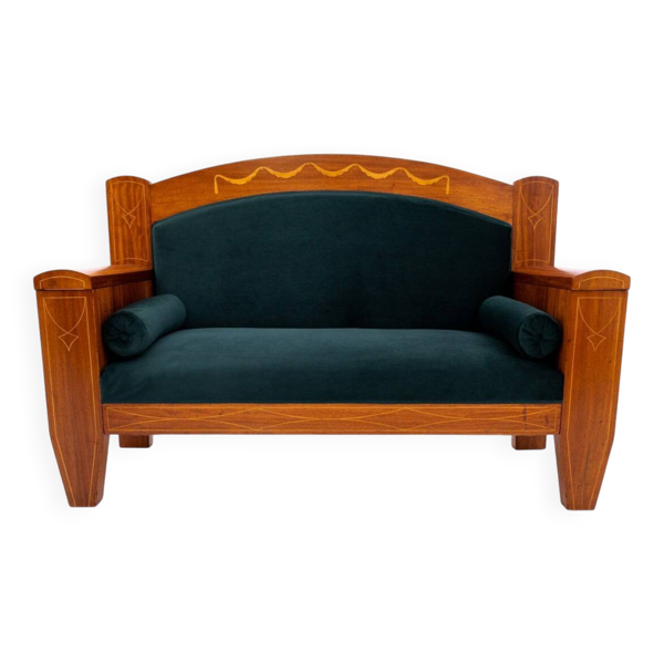 Sofa ancien d'Europe du Nord, vers 1890.