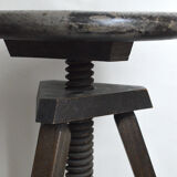 Tabouret tripode à vis réglable