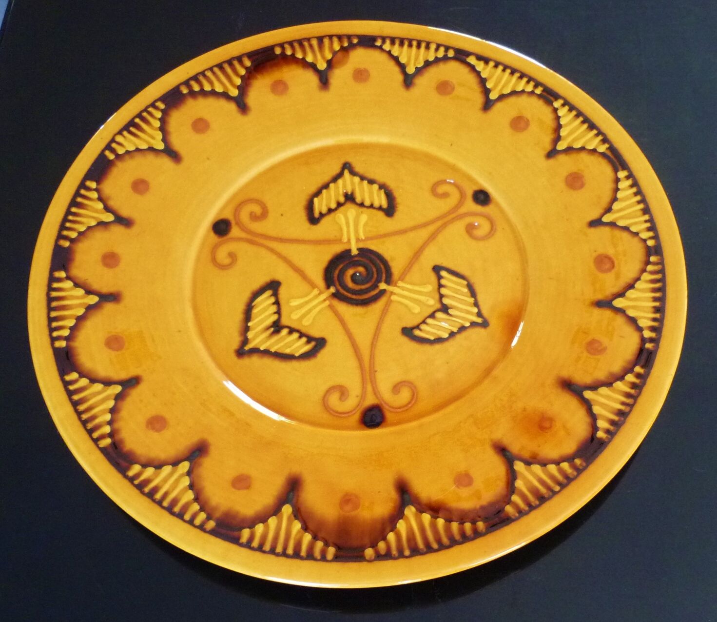 Plat en céramique, terre cuite vernissée signé Biot années 60/70