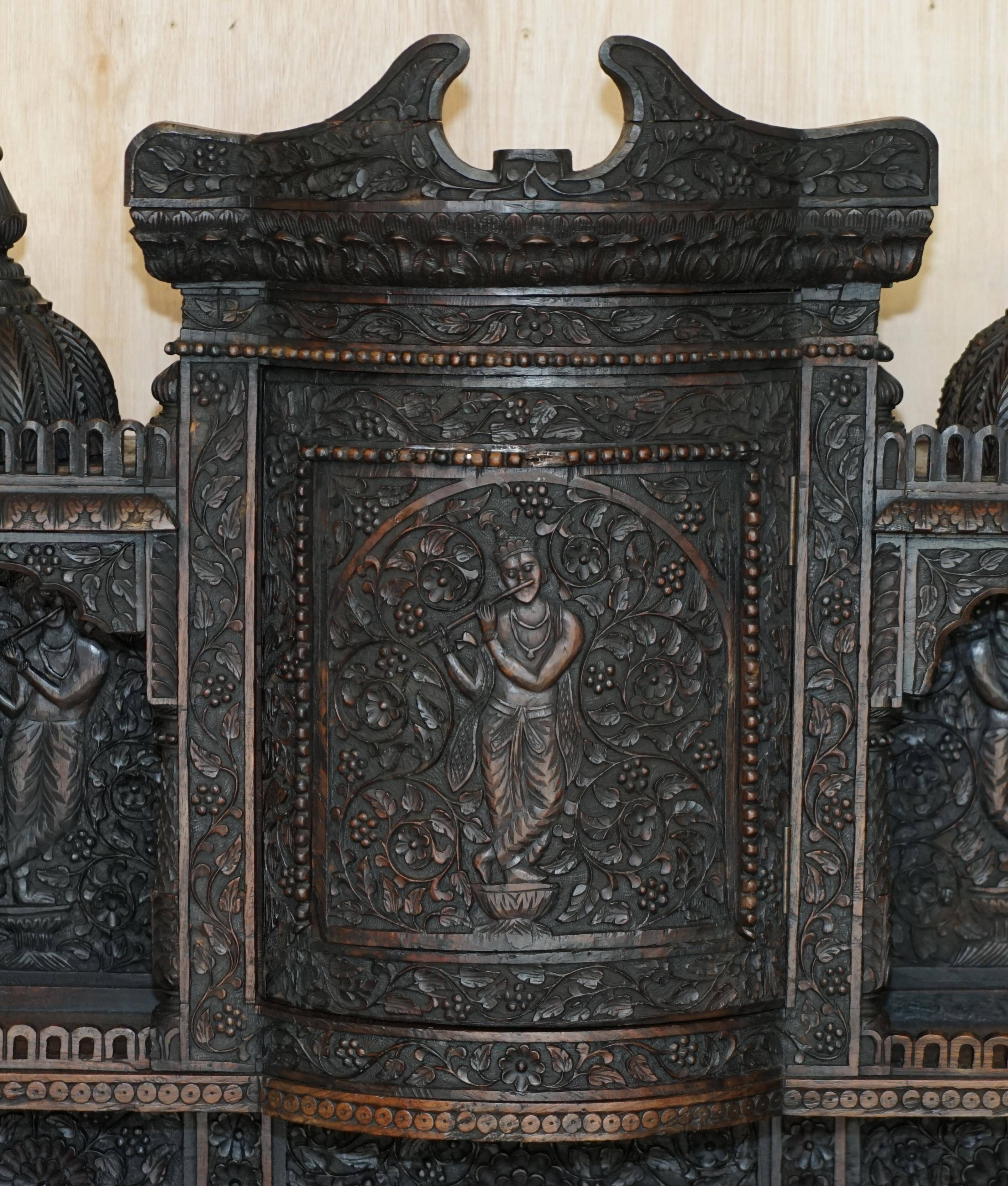 Buffet antique sculpté main style temple birman vers 1860
