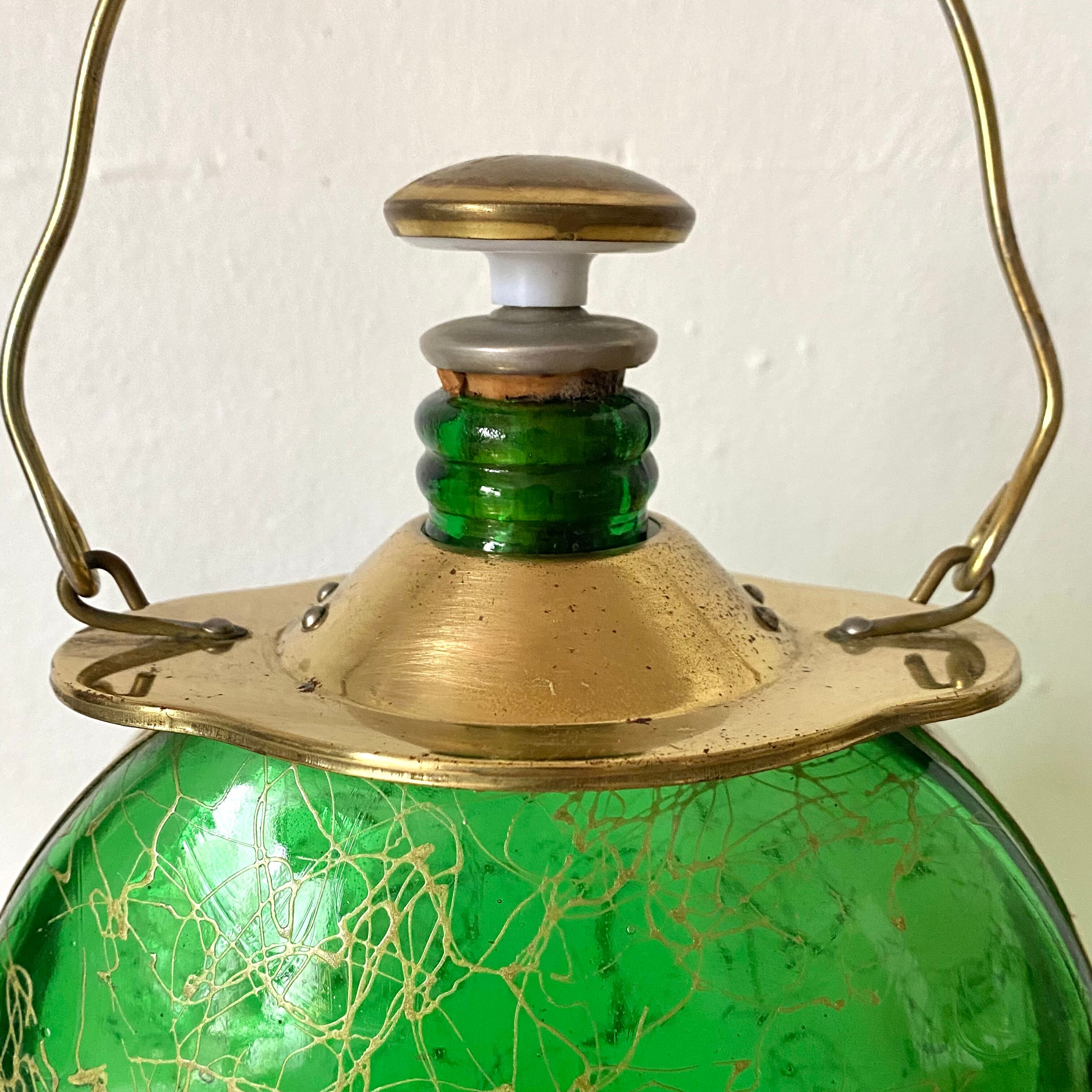 Vintage carafe music box