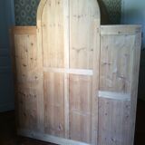 Ice-cream dressing closet with art deco dome