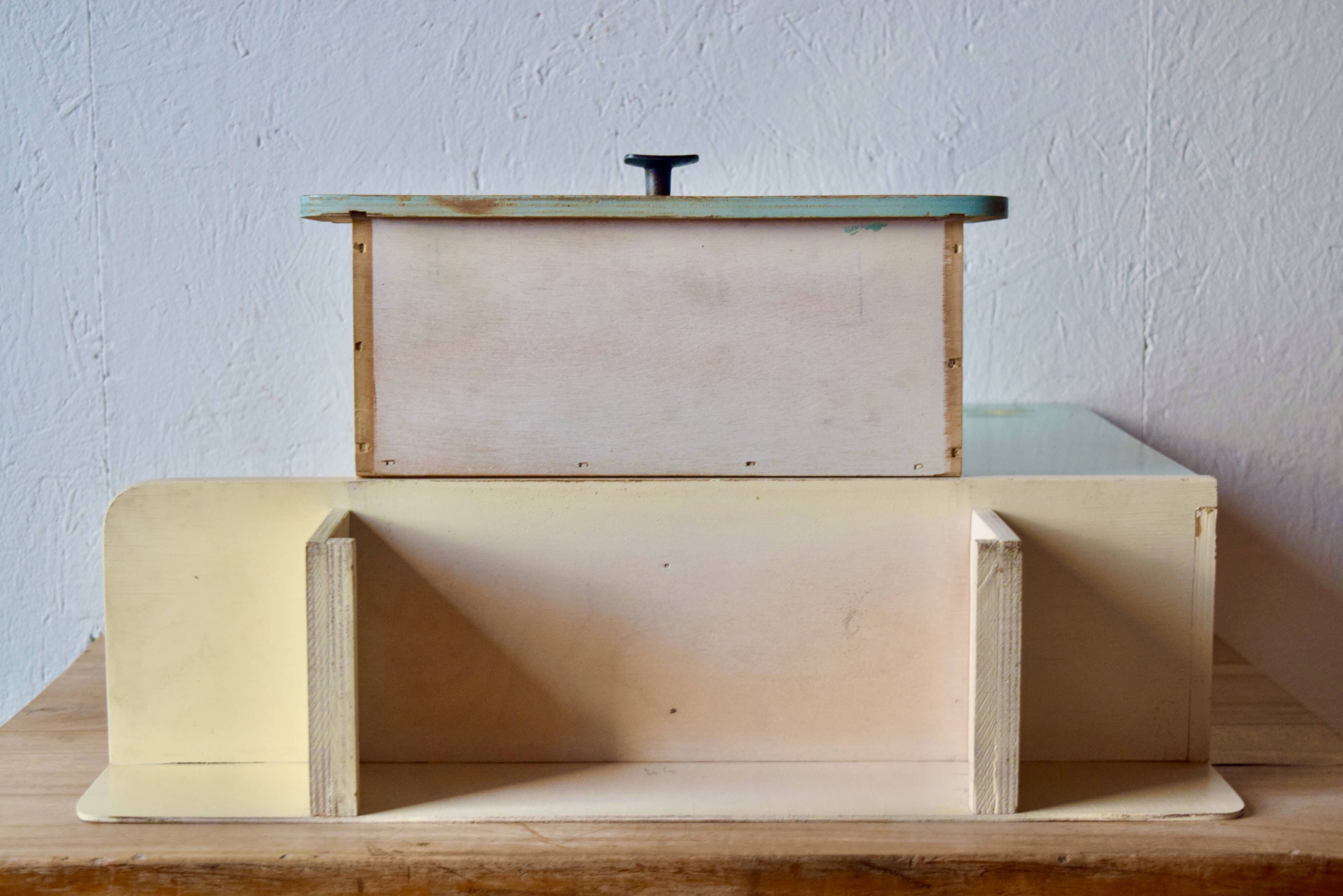 Old medicine cabinet - 1950