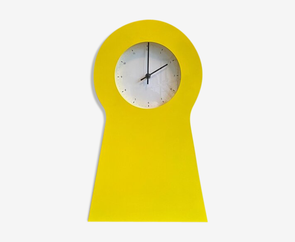 Horloge - placard mural en métal jaune Ikéa des années 90 | Selency