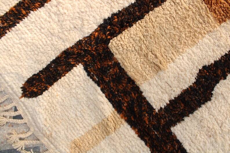 Tapis azilal Tissé main traditionnelle taille 200 x 305 cm