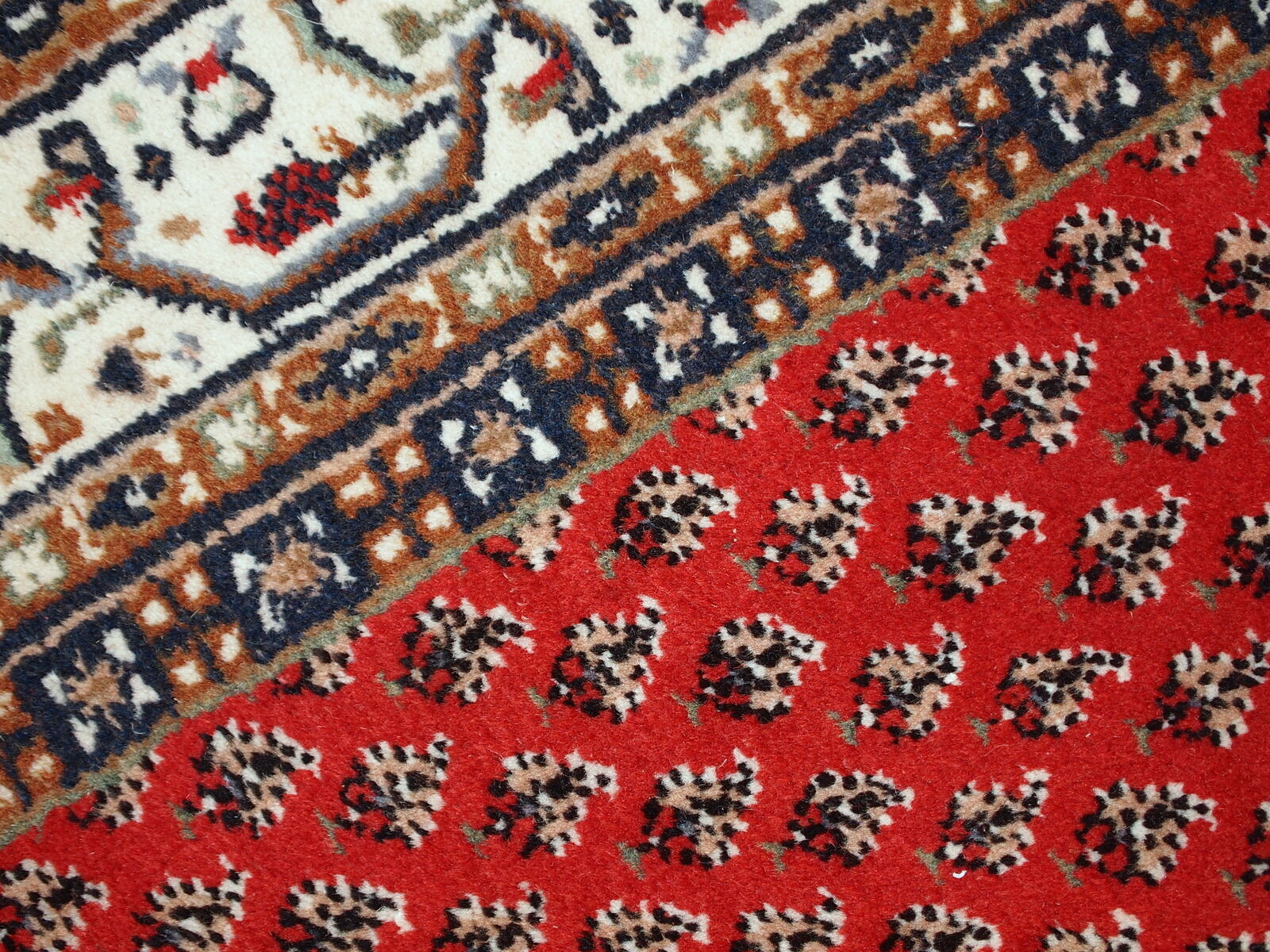 Carpet indo seraband done hand 198x298cm 1980