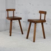Paire de tabourets tripodes à dossier brutalistes, France, circa 1960