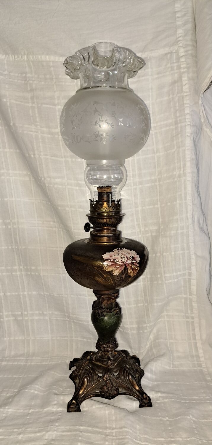 Art deco oil lamp
