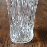 Vase en verre ciselé évasé motifs triangles losanges