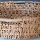 Wicker laundry basket with handles