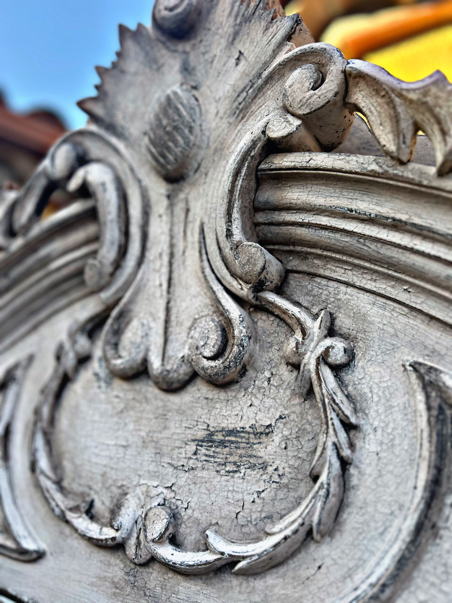 Patinated Tuscan-style bonnetière