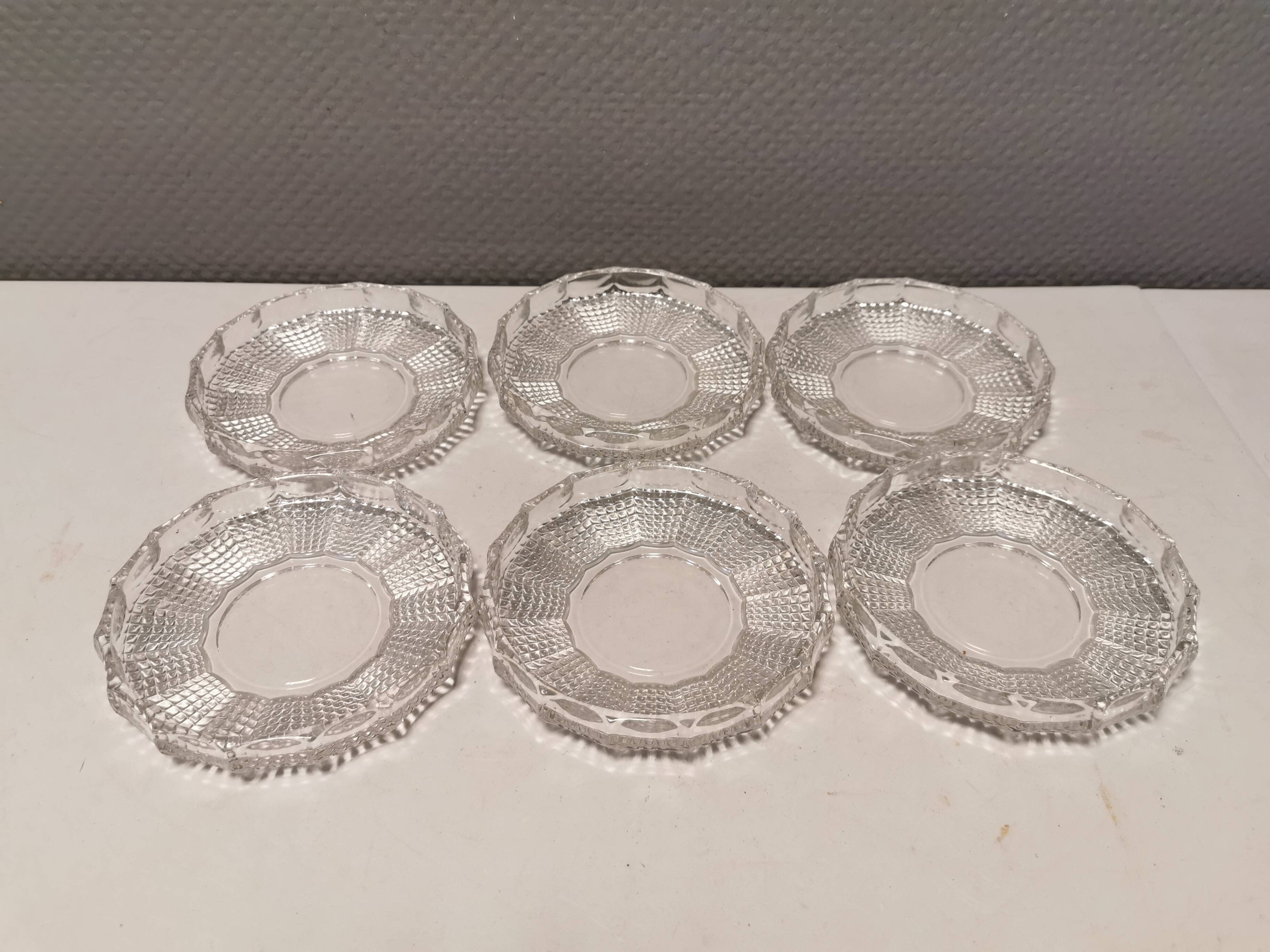 6 desert plates/ice cream plates in crystal glass from the 1960s.
