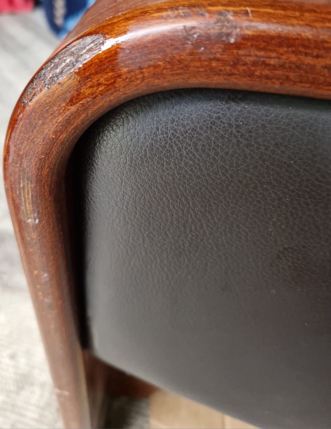 Stressless leather sofa