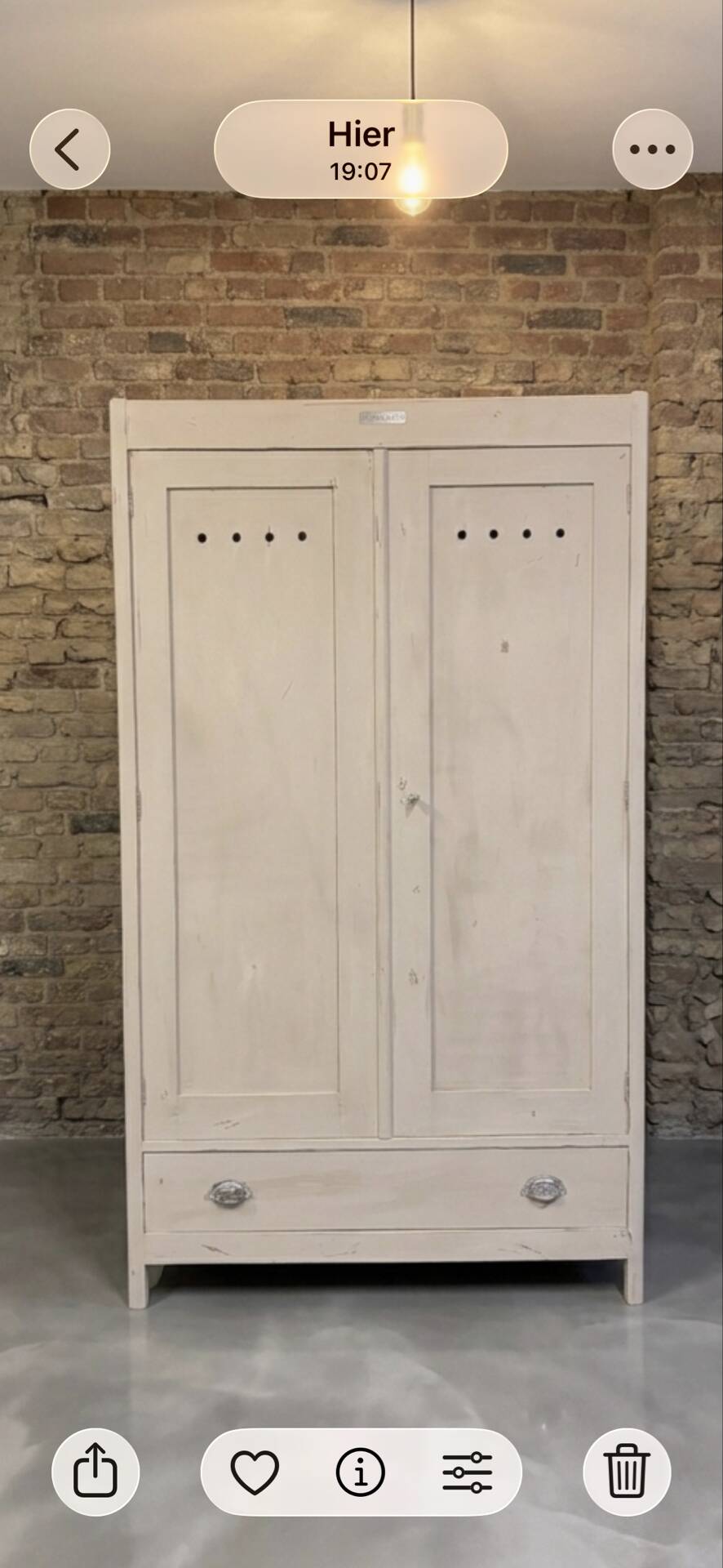 Armoire ancienne, meuble de métier