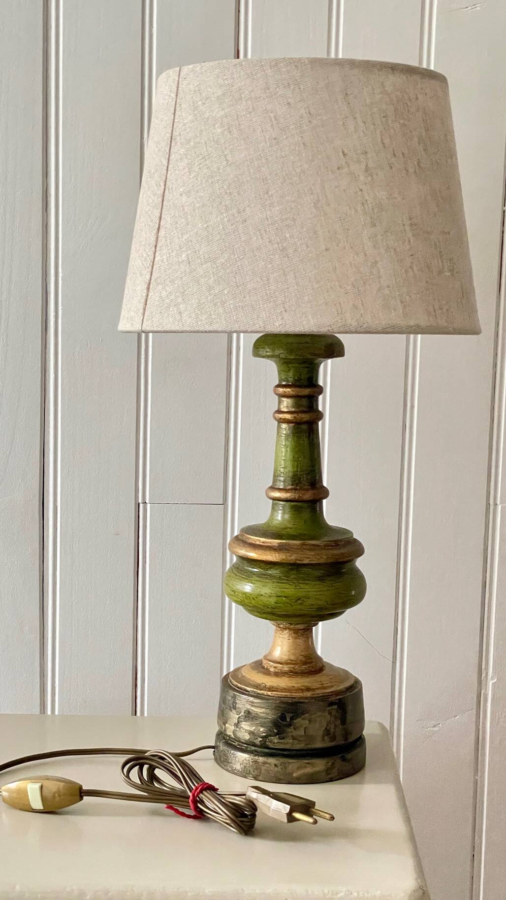 Vintage lamp in turned wood chic gold