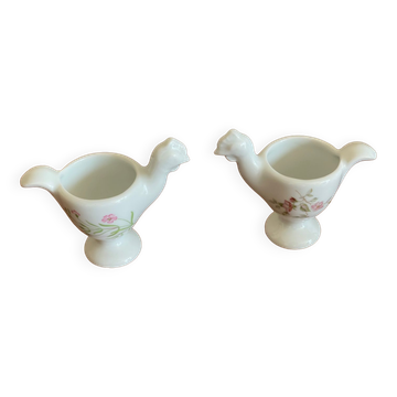 Duo of chicken cockroachers