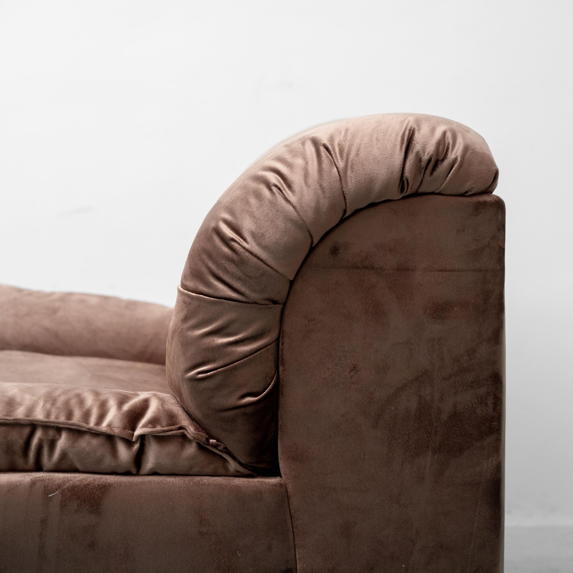 Pair of vintage lounge armchairs in brown velvet – 1970s