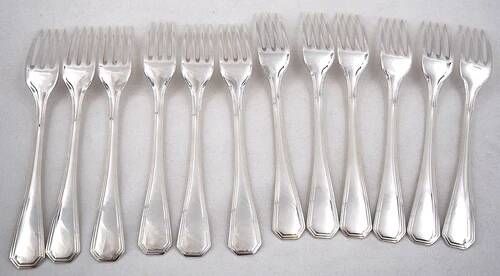 Christofle America 12 dessert forks, 17 cm, silver-plated, excellent condition.