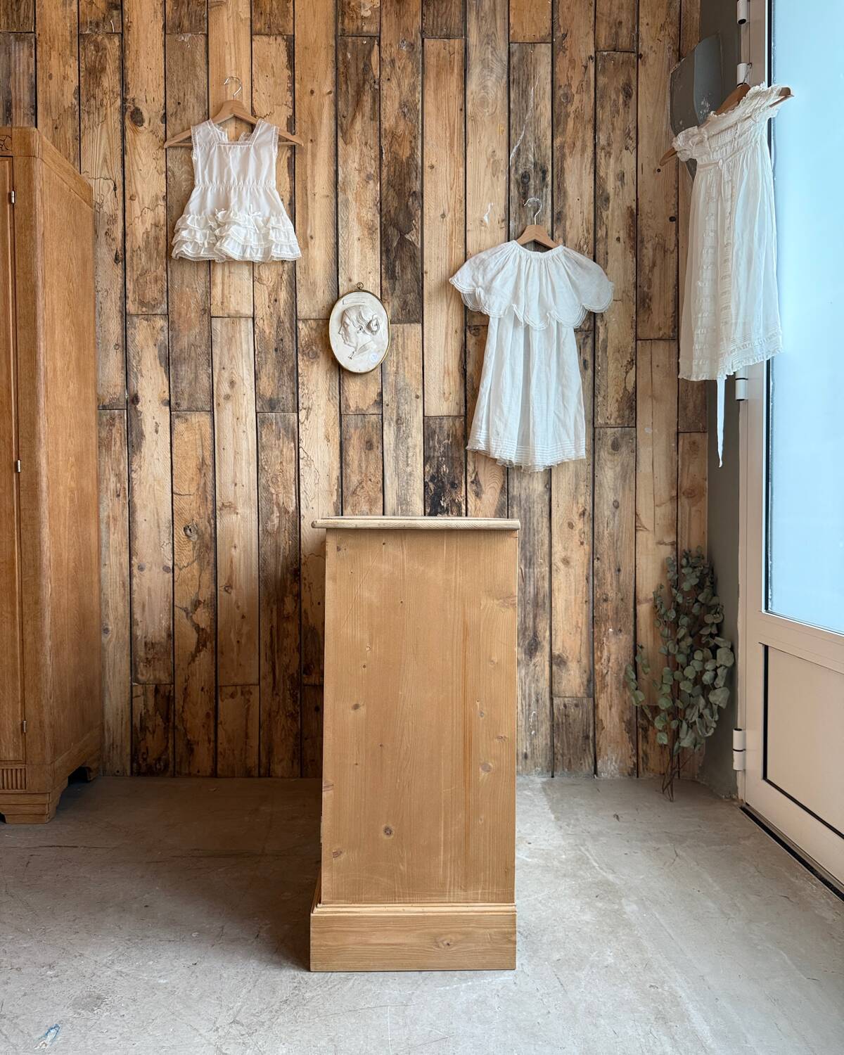 Parisian pine sideboard (renovated)