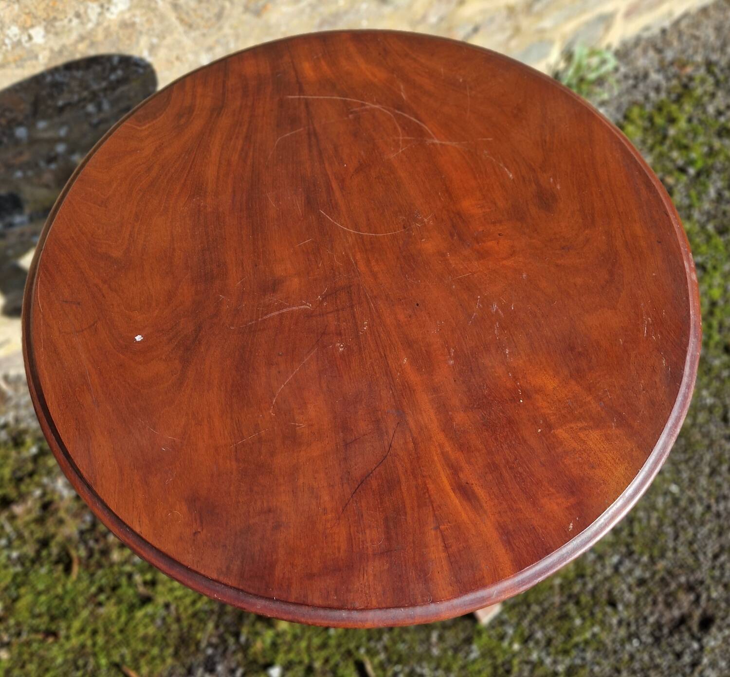 Antique mahogany and mahogany veneer pedestal table
