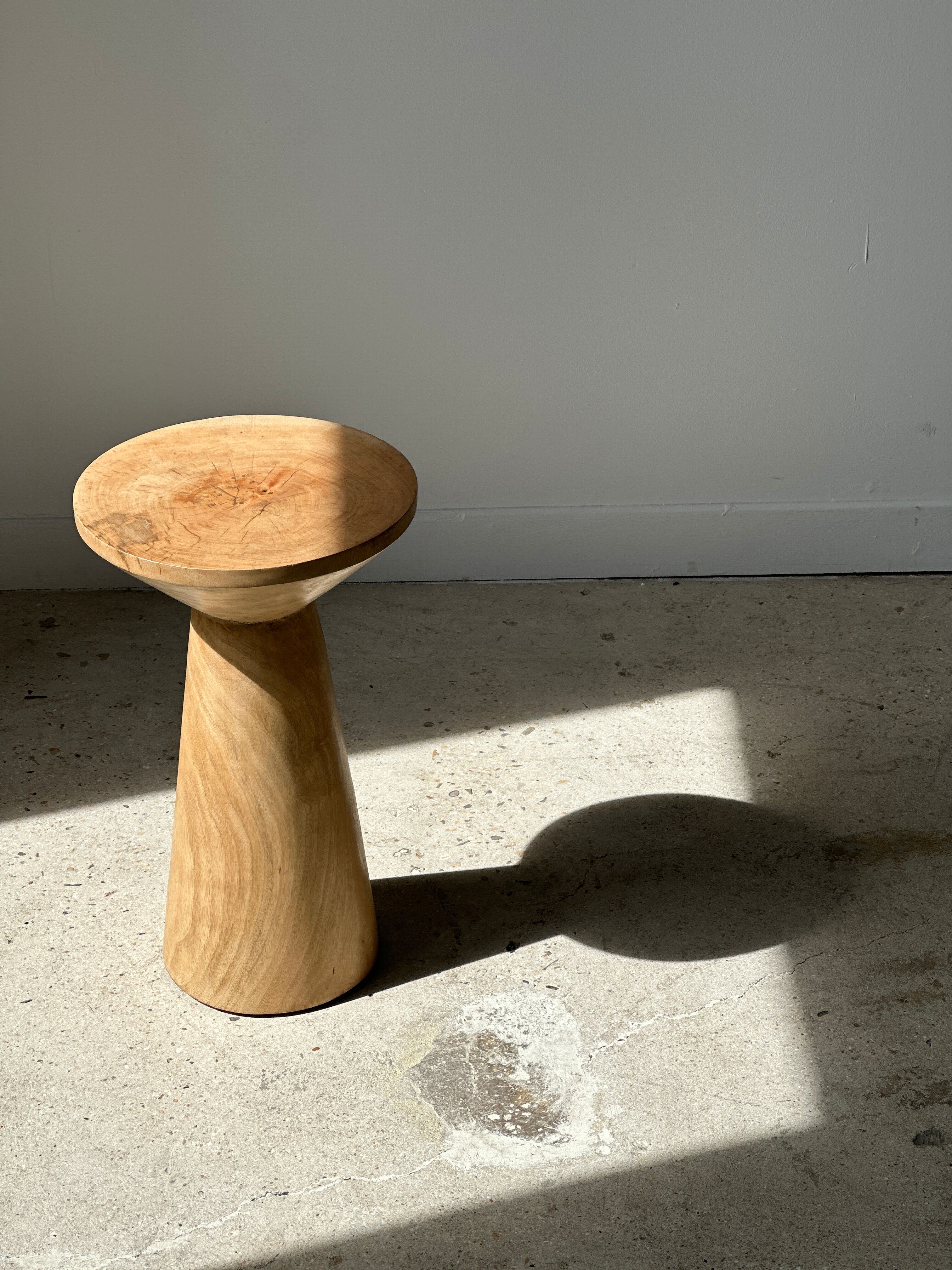 Side table, end of sofa in natural mango monoxyl conical tray H:50cm