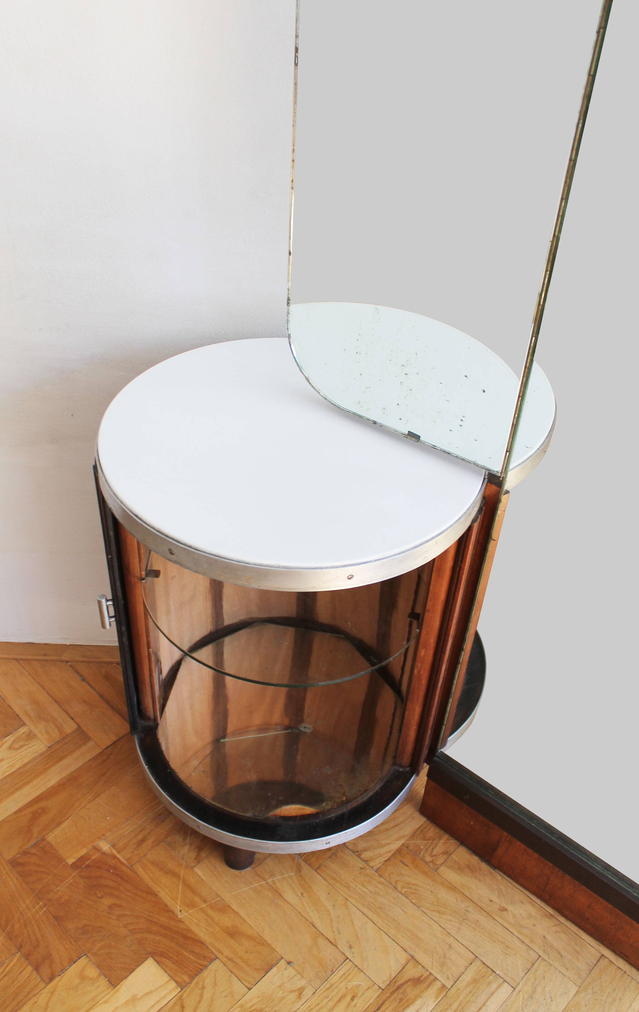 Coiffeuse des années 1930 par UP Brno