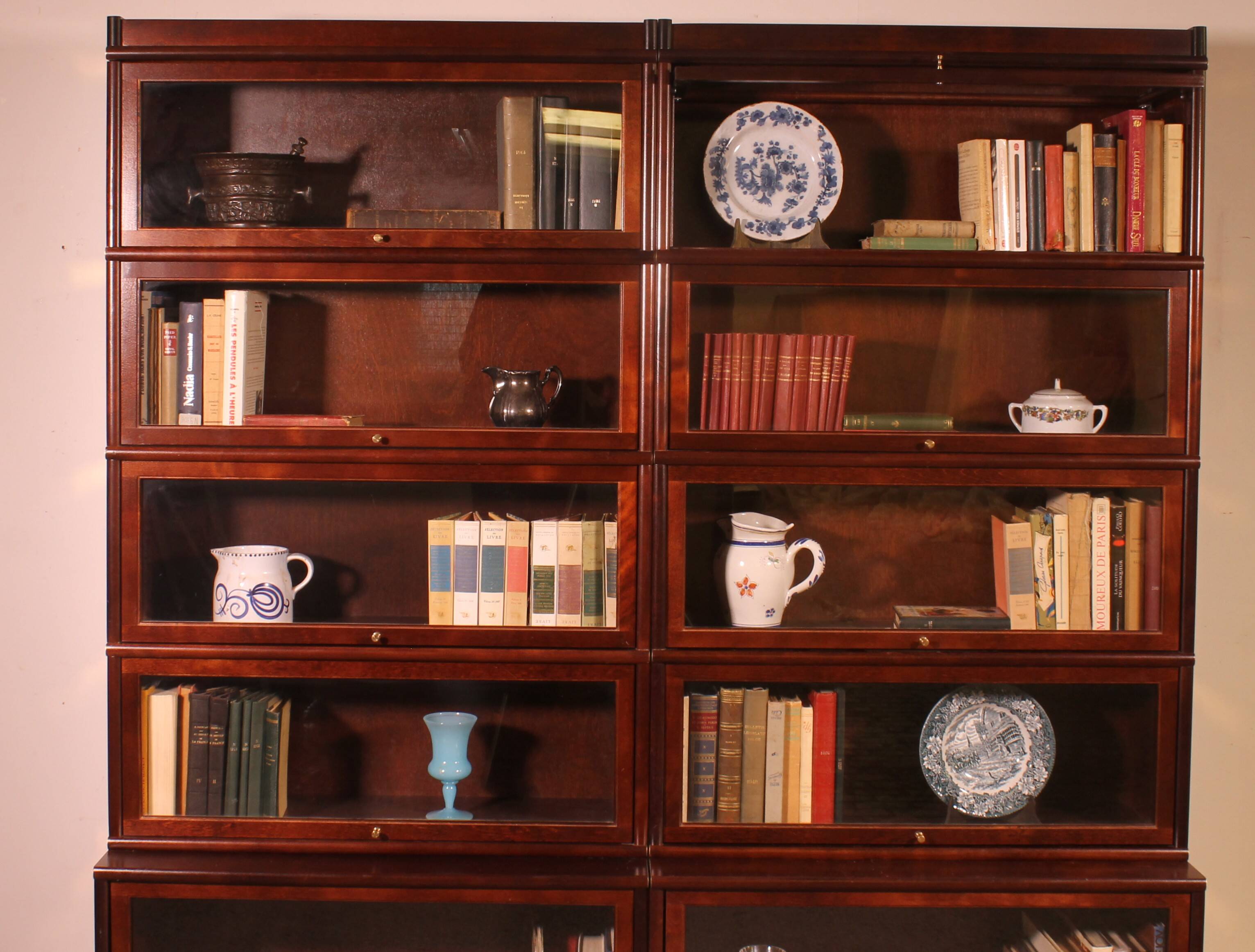 paire de bibliothèques dit stacking bookcase en acajou