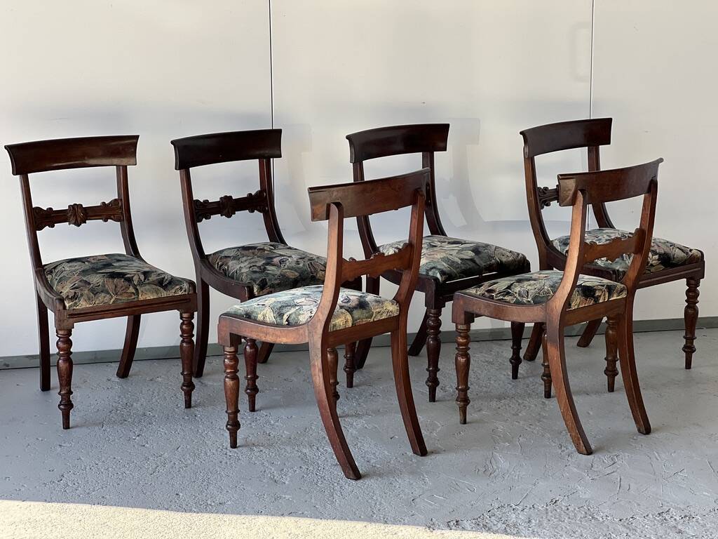 Mahogany dining room set, work in English 19th century