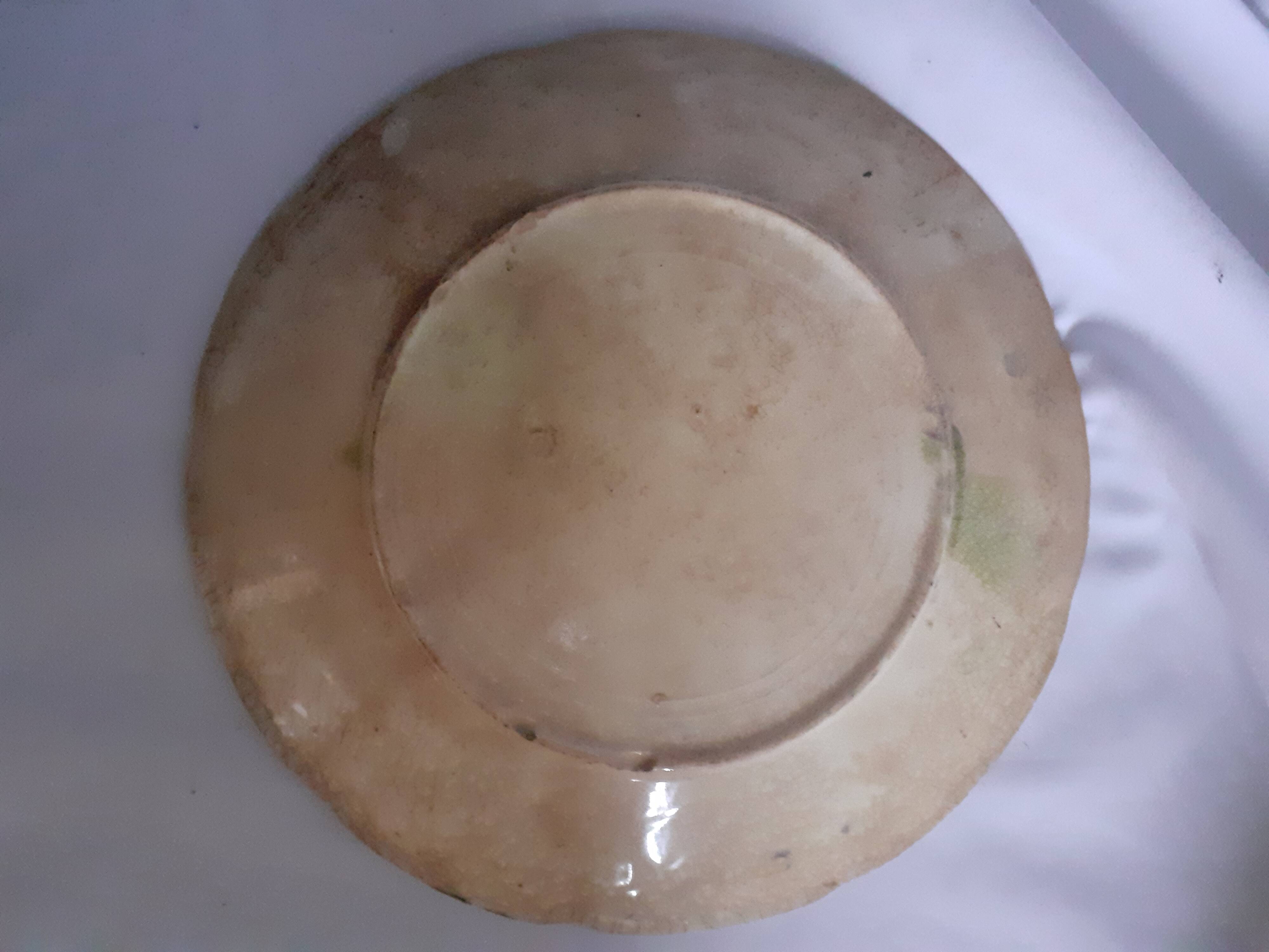 Onnaing barbotine plate - Grapes and leaves