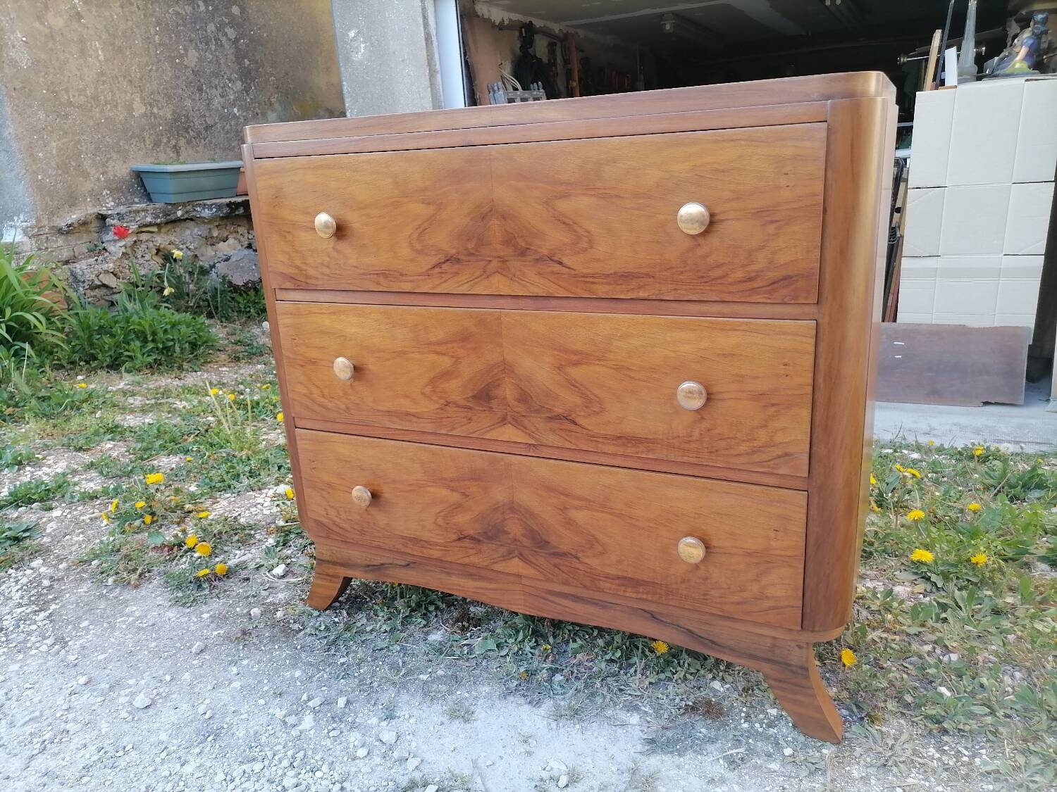 Antique chest of drawers