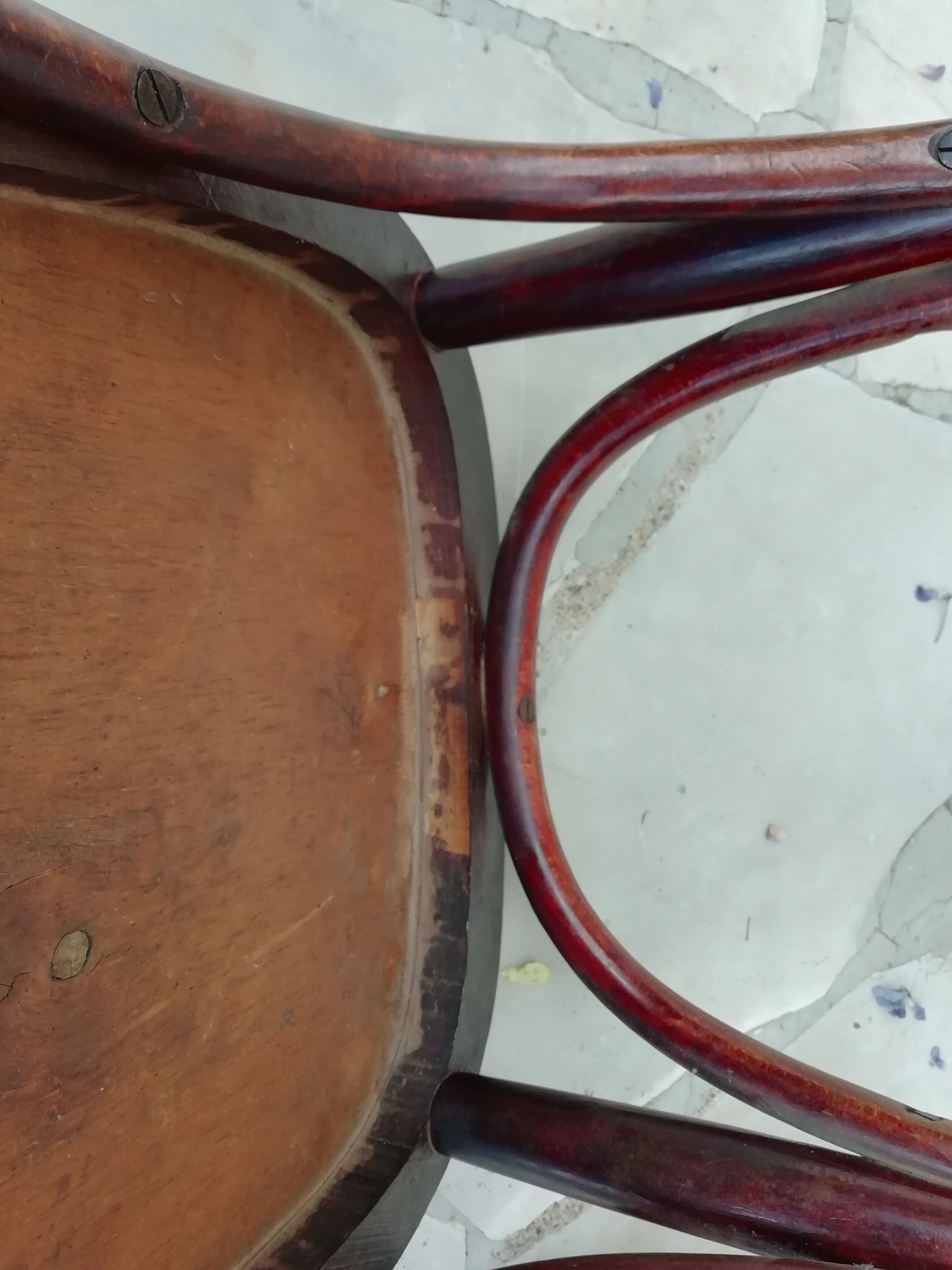 Fischel bistro table and 3 thonet chairs