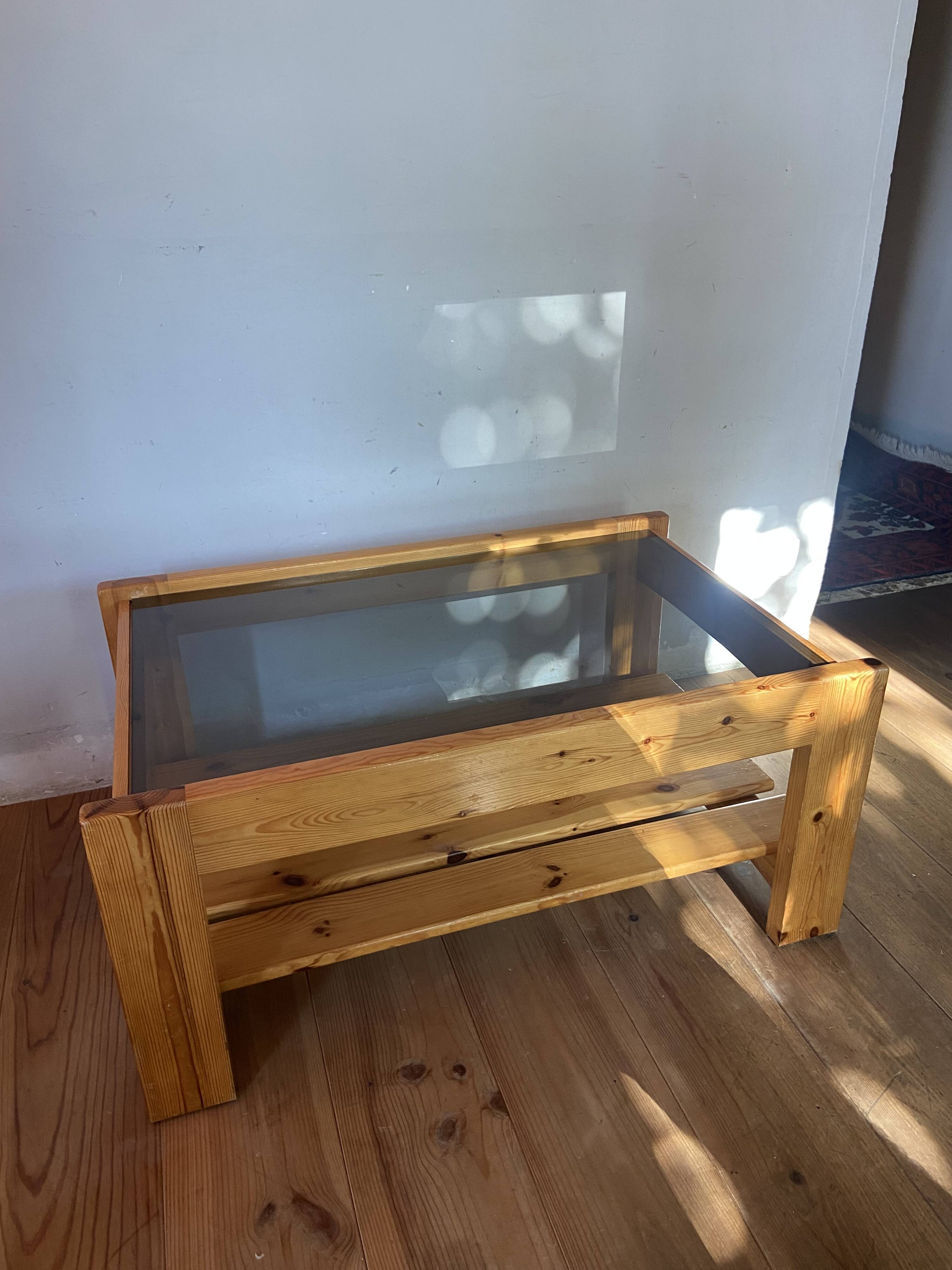 Vintage coffee table in pine and smoked glass