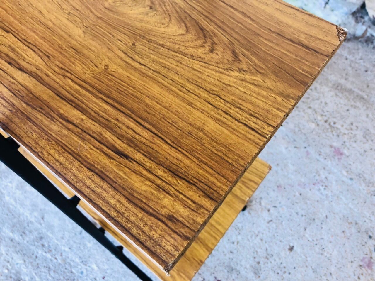 Wall system has 6 Scandinavian modular shelves