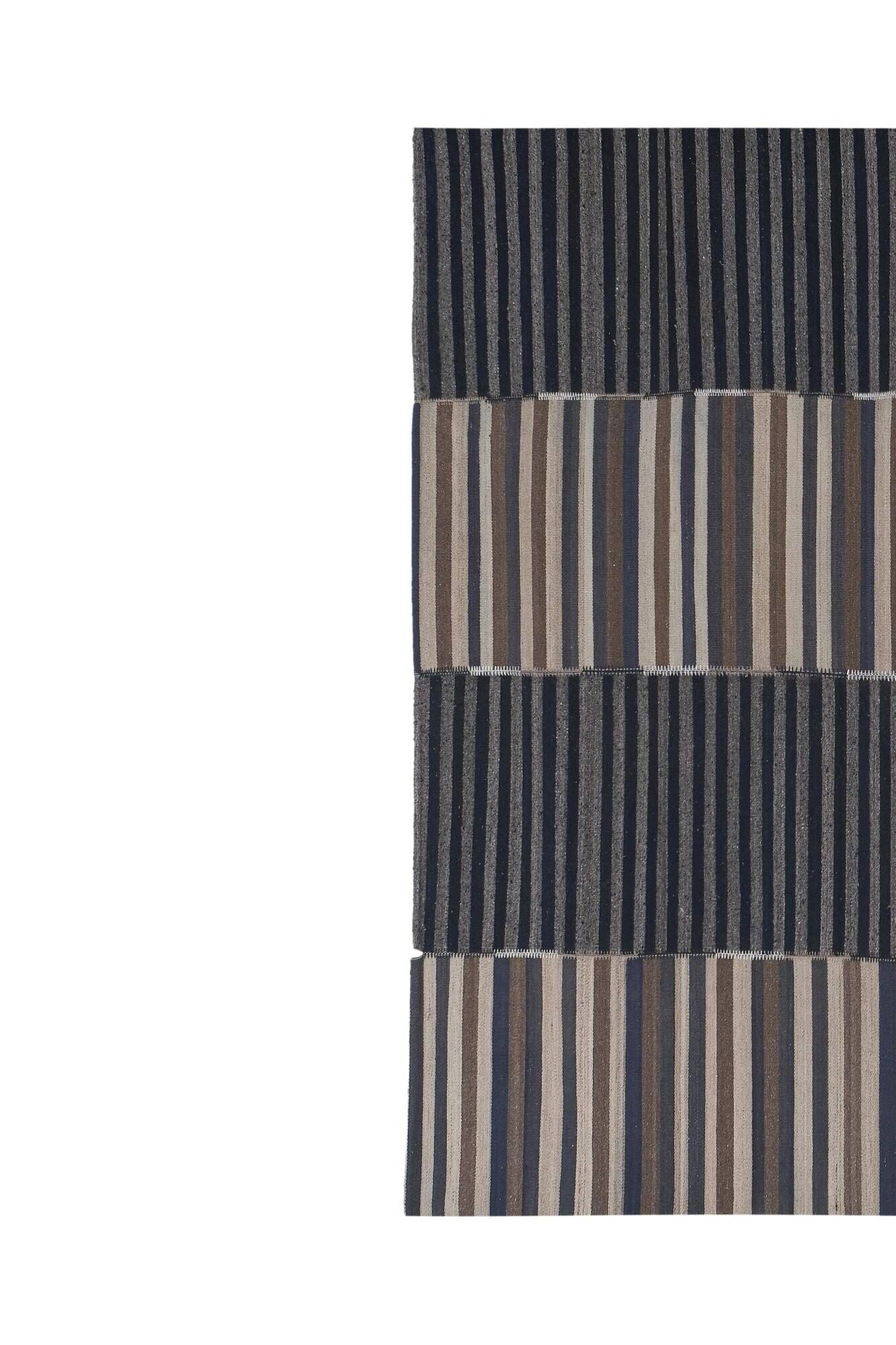 Vintage Turkish kilim, handwoven, 287x330 cm.