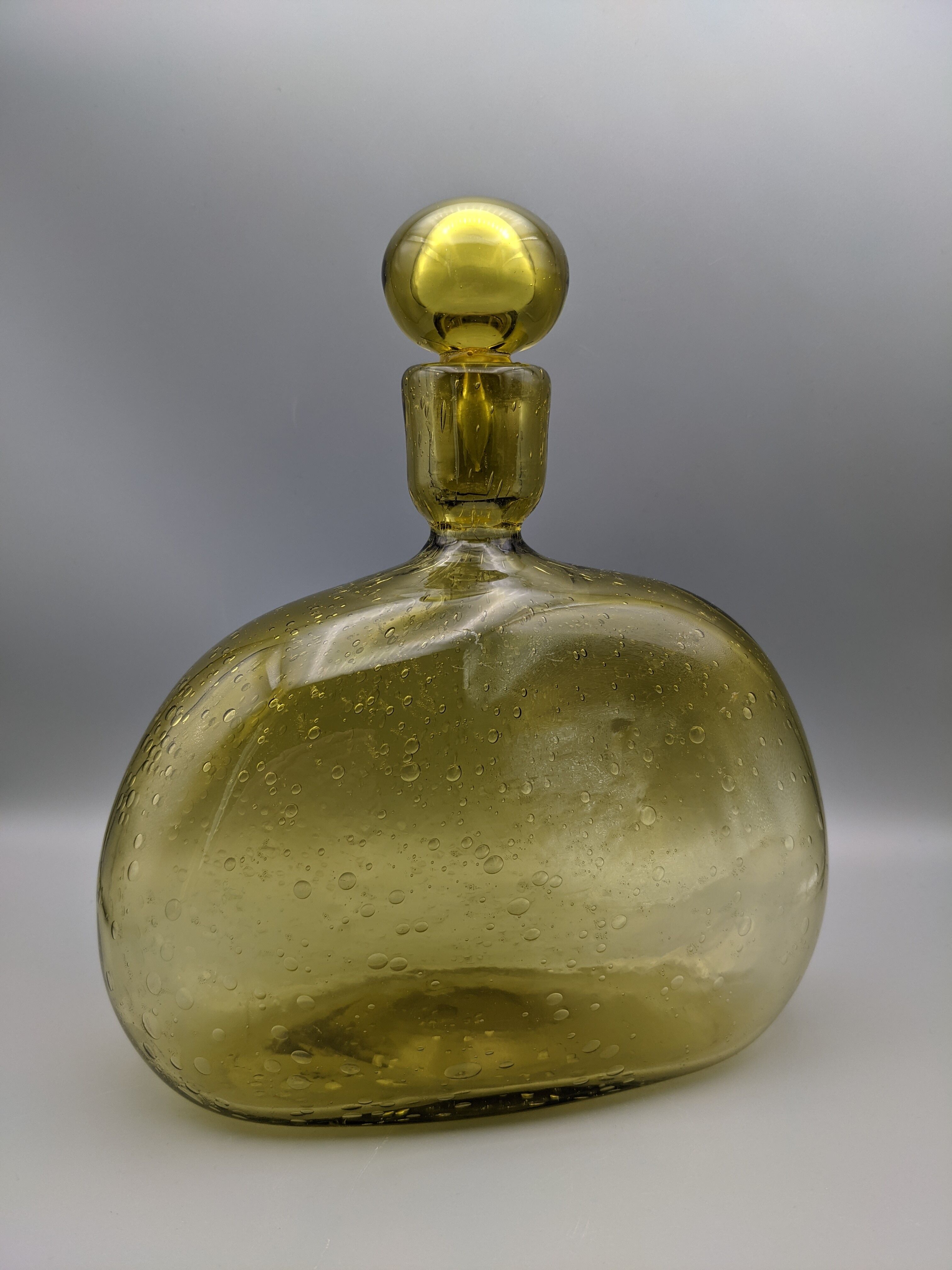 Cognac decanter in bubbled blown glass